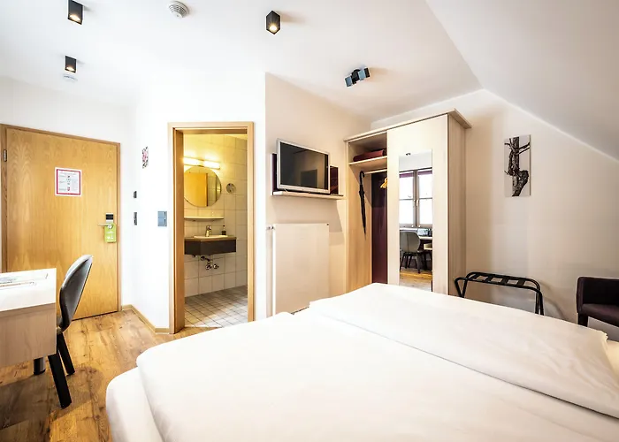 Weinhotel Restaurant Klostermuehle מלון